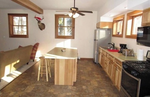 New Albany Cabin | Private, Pet-Friendly, Cozy Cabin - handicap accessible!