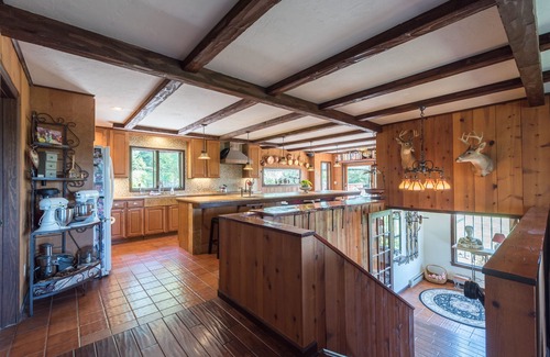 Windham House | Private Pickleball Ct - Indoor Hot Tub - Spa Room - Lift Tkts