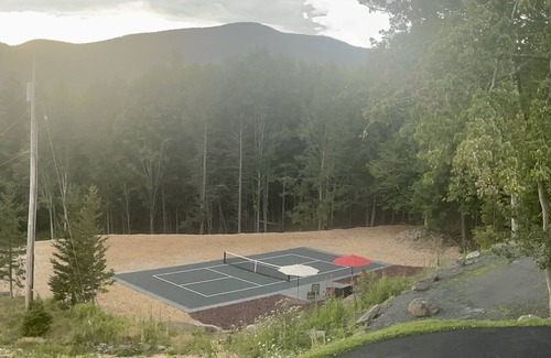 Windham House | Private Pickleball Ct - Indoor Hot Tub - Spa Room - Lift Tkts