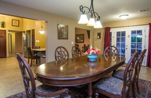 Buenavante House | Private Playground: Golf | Pool Table and Hot Tub!