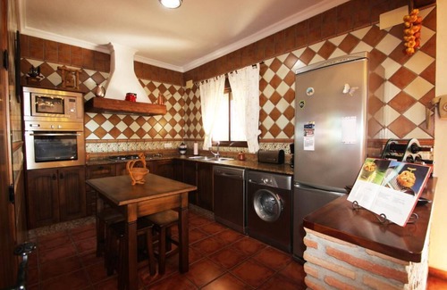 Campano House | Private pool, quiet and family-friendly location, large garden, free parking, free WiFi - Casa Beni -