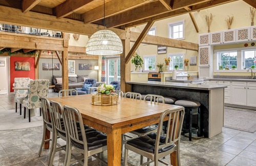 Hillsboro House | Private Ponds & Trails: Hillsboro Nature Retreat!