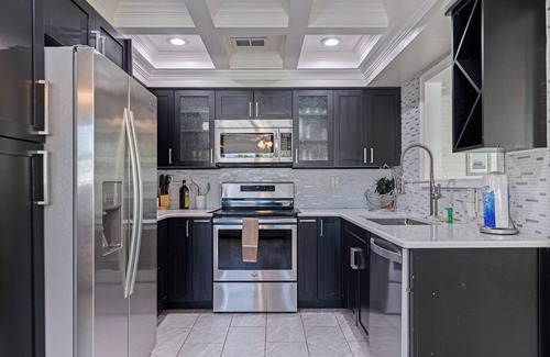 St. Petersburg - Clearwater House | Private Pool, 7 Mi to Spa Beach! Family Pastel Gem