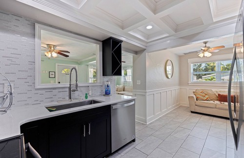 St. Petersburg - Clearwater House | Private Pool, 7 Mi to Spa Beach! Family Pastel Gem