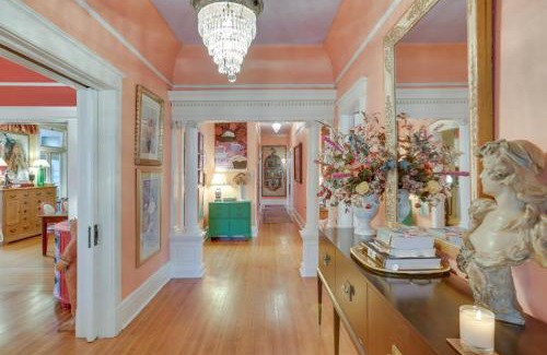 New Orleans House | Private Pool and Backyard Lavish New Orleans Haven!