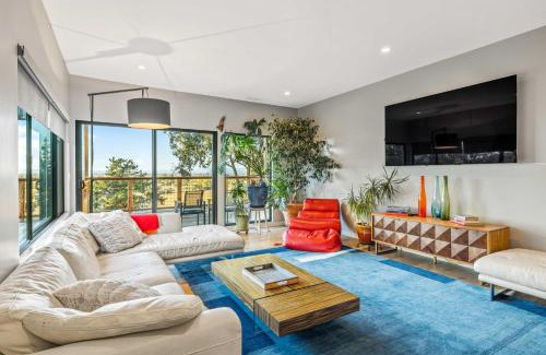 Cotati Villa | Private Pool and Large Deck Modern Cotati Villa!