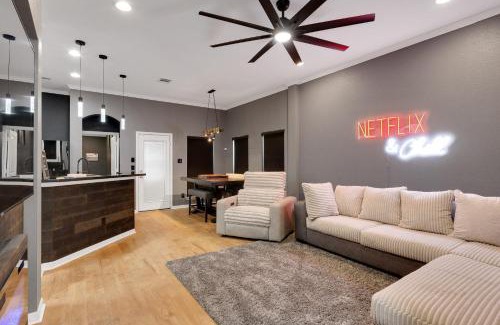 Wellborn House | Private Pool and Hot Tub Wild Horse Home!