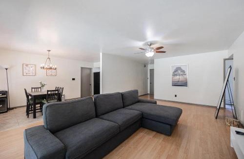 Alhambra House | Private Pool Central Location Parks Nearby