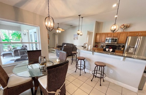 Buena Ventura Lakes House | Private Pool Close to Lake Nona