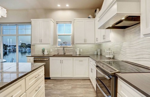 Kingsland House | Private Pool, Elevator, Kayaks, Pickleball, Golf, Covered Boat Slip, Fishing!