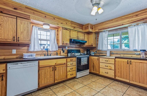 Garden City House | Private Pool & Fenced Yard - Sassy in the Sun