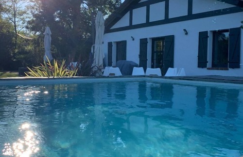 Soustons House | Private pool, FIBER, quiet, comfortable house, 3 bedrooms, 3 bathrooms, 3 wc, 3-star rating.