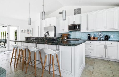 Palm Beach - West Palm Beach House | Private Pool Fire Pit, Stylish Escape Near Dt