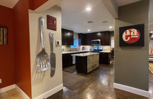 Southeast Houston House | Private pool, great sound system, all the amenities one could hope for.