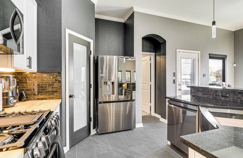 Wellborn House | Private Pool & Hot Tub: 'Wild Horse' Home!
