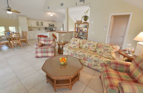 Jose's Hideaway House | Private Pool Home Spectacular Sunsets Steps from the Beaches & StarLink Internet