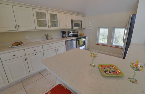 Jose's Hideaway House | Private Pool Home Spectacular Sunsets Steps from the Beaches & StarLink Internet