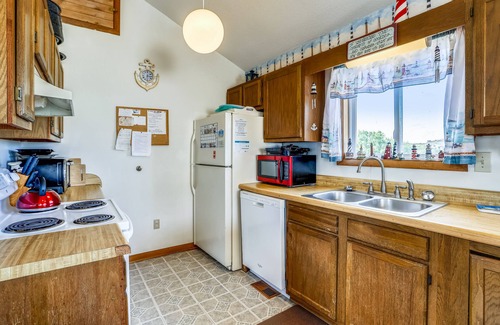 Carolina Dunes House | Private pool, hot tub, in Duck. 850 ft to beach! Pet Friendly!