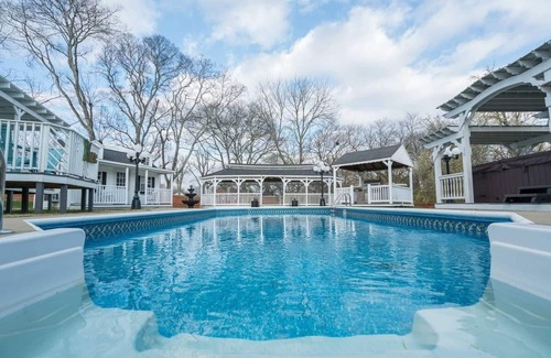Nashville House | Private Pool! Hot Tub! Fire Pit! 10 Beds!