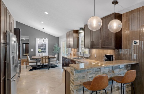 Grandville House | Private Pool, Hottub, Steamshower just 10 minutes from Grand Rapids