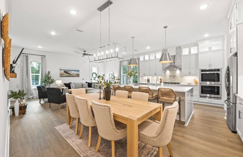 Gulfview Heights House | Private Pool, LSV, Bikes, BRAND NEW! Walk to Beach in Blue Mountain!