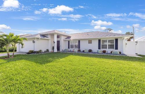 Naples Park House | Private Pool｜Near Beach｜Fenced Yard｜Outdoor Living