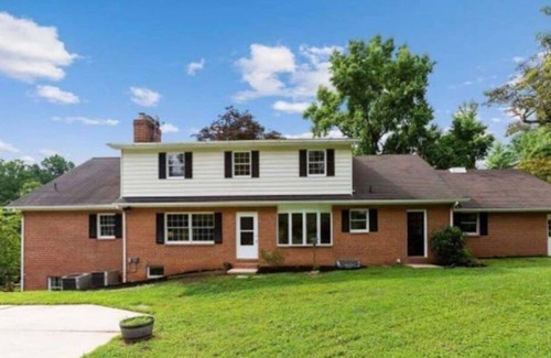 Lothian House | Private Pool Paradise Modest Socials Welcomed