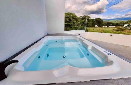Jaco Villa | Private pool & rooftop patio Hot tub, AC, WI-FI