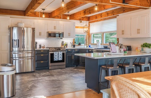 Mashpee Cottage | Private Pool & Screened Deck: Mashpee Home!