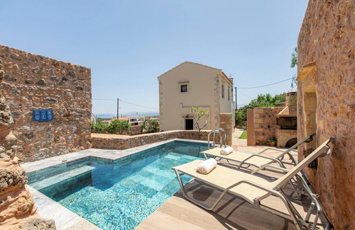 Astratigos Villa | Private Pool★Stone Villa★ BBQ & Wifi★ Jacuzzi