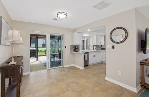 South Island House | 🌊Private Pool | 1 Block to Private Beach Access | Beach Retreat🌊