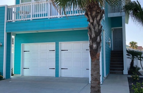Safe Harbor House | Private Pool, Very Close to Beach, Golf Cart Accessible to Beach and Town