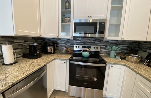 Bridgewater Crossing Villa | Private Pool Villa, <10 miles to Disney! Renovated, Bright and Spacious