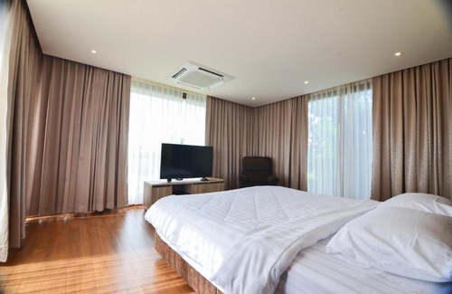 Mu Si Resort | Private Pool Villa & Golf - Toscana House Khaoyai 4 Bedrooms 10 Guests