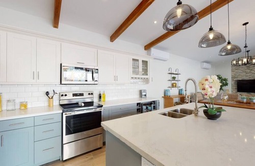 Rio Seco House | ★Private Pool w/swim up bar and Walking Distance to TWO Beaches★