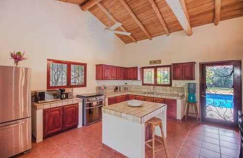 Playa Hermosa House | Private Pool & Yard~Secluded Getaway~ Minutes to the Beach