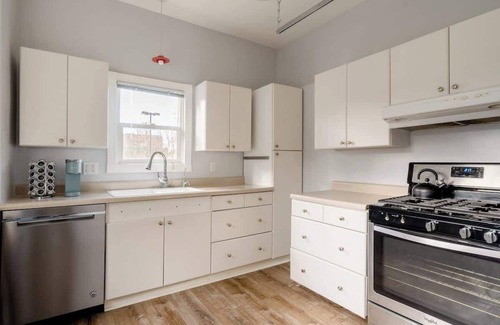 Hosford-Abernethy House | Private Portland Group Getaway - Sleeps 12