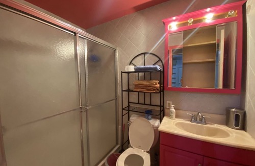 Bay Ridge Apartment | Private Queen Bed Room with Shared Bathroom/1 minutes to train station.