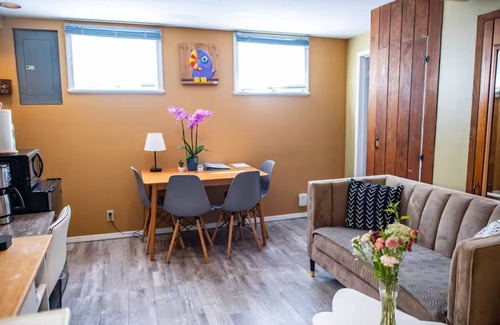 Queen Anne Apartment | Private, Quiet 2BD 1BA Queen Anne Guest Suite!