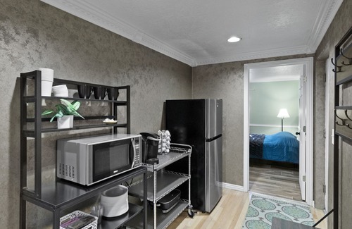Draper House | Private Quiet Basement Apartment+Gym