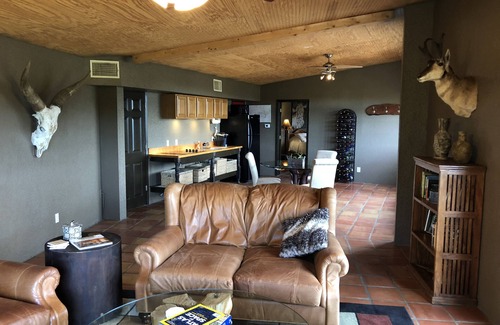 Pipe Creek House | Private | Quiet | Pet Friendly | Hot Tub | Bandera Texas