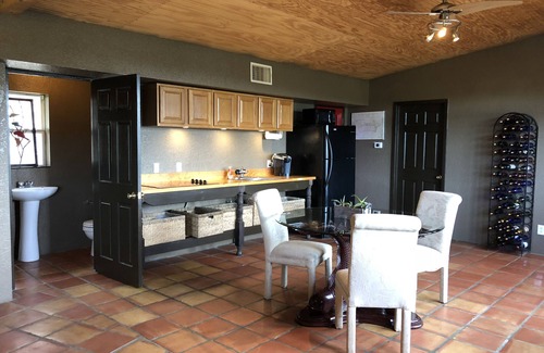 Pipe Creek House | Private | Quiet | Pet Friendly | Hot Tub | Bandera Texas