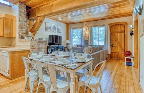 Anacortes Apartment | Private Ranch 2BR Cabin Retreat, Sleeps 9