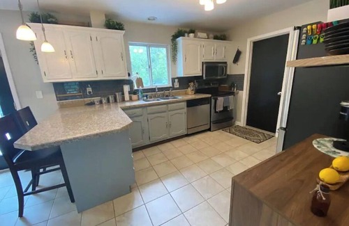 Highland Heights House | Private Ranch That Backs Up to Woods Near Downtown