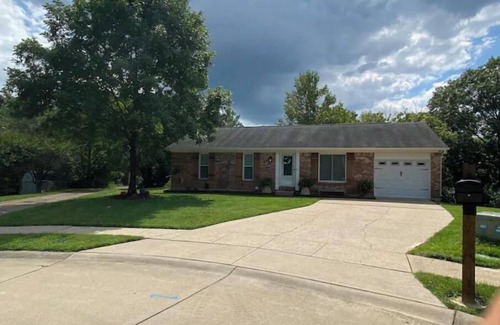 Highland Heights House | Private Ranch That Backs Up to Woods Near Downtown