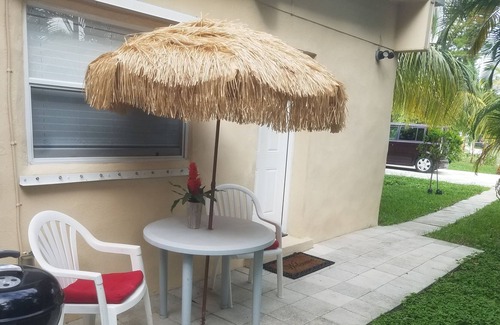 Greenacres House | Private, relaxing 1 bedroom vacation home & free parking