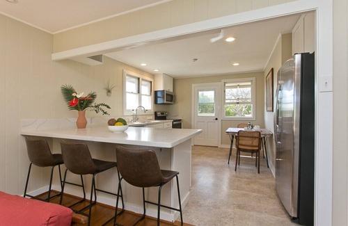 Manoa House | Private Renovated Manoa Cottage