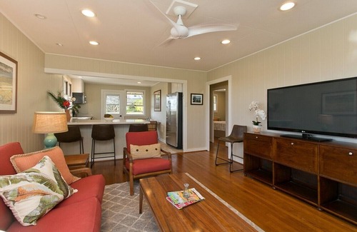 Manoa House | Private Renovated Manoa Cottage