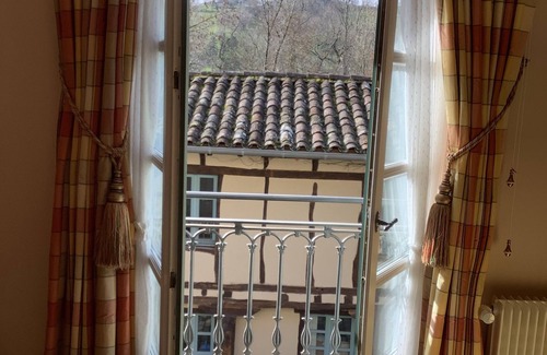 Castres House | Private residence in a 17th century French Estate with pool & beautiful gardens.