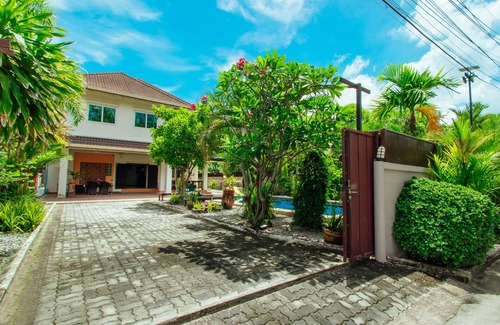 Nong Prue Villa | PRIVATE RESIDENCE HOSTED BY SASITHORN